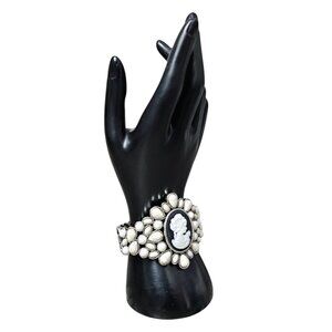 Cameo Silver Tone With White Howlite Bangle New Hinged Bracelet